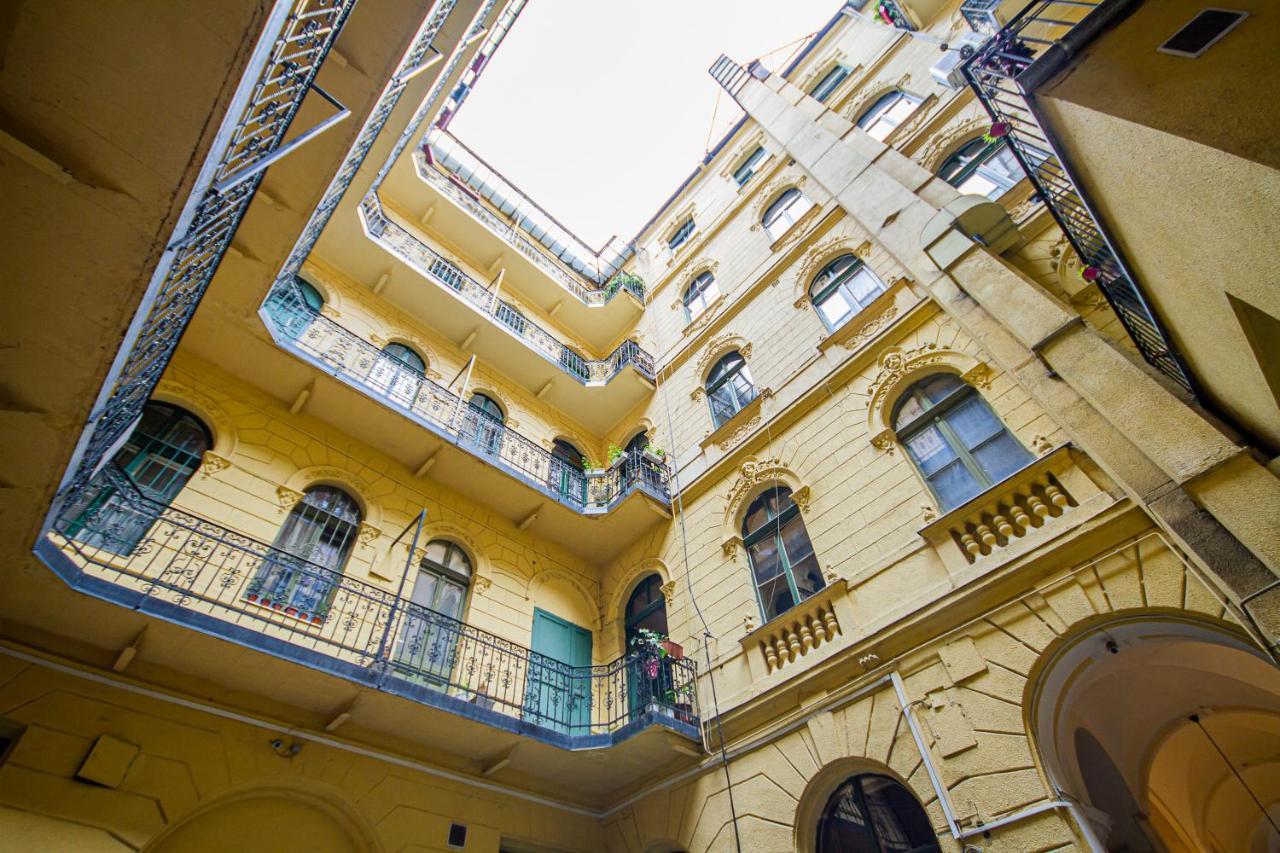 Urania Apartment Budapest Exteriör bild